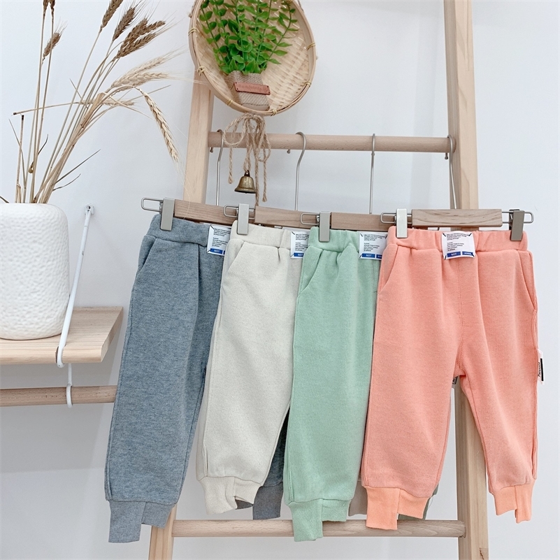 Korean style children Spring solid color sweatpants boys girls candy color appliques cotton trousers LJ201019, Green
Korean style children Spring solid color sweatpants boys girls candy color appliques cotton trousers LJ201019, Green