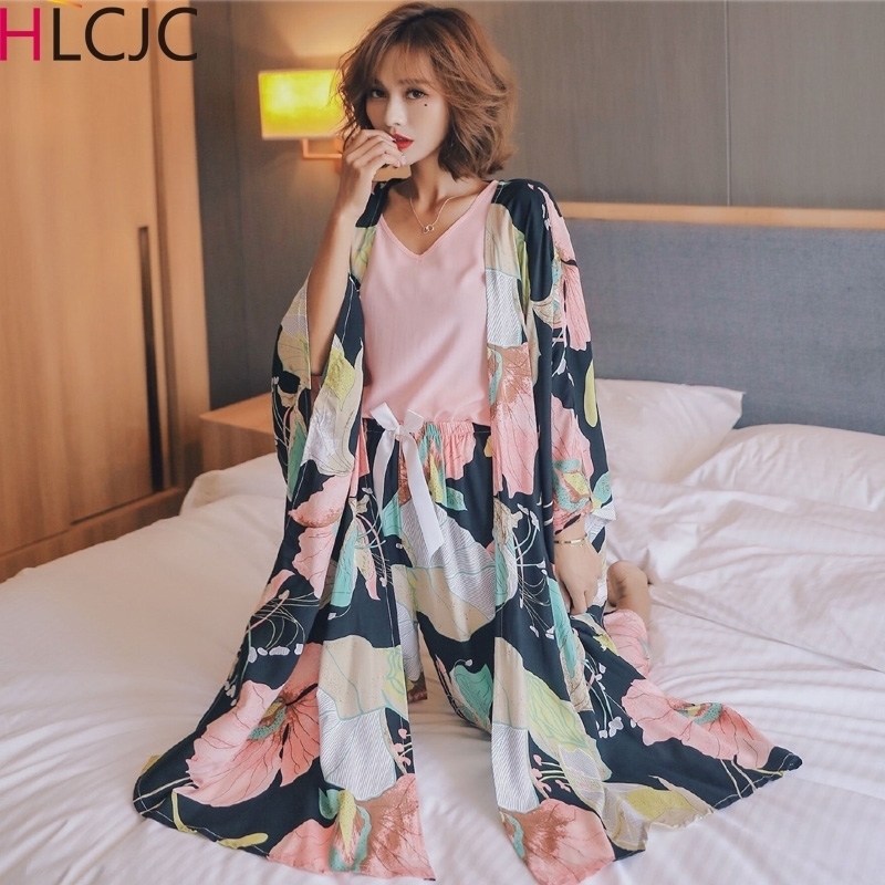 Print Cotton Pyjamas Women Sleepwear Sexy Female Pajamas Soft Casual Sleep Lounge 4 Pieces Sets Ladies Indoor Clothing Home Suit 210203, 1709
Print Cotton Pyjamas Women Sleepwear Sexy Female Pajamas Soft Casual Sleep Lounge 4 Pieces Sets Ladies Indoor Clothing Home Suit 210203, 1709