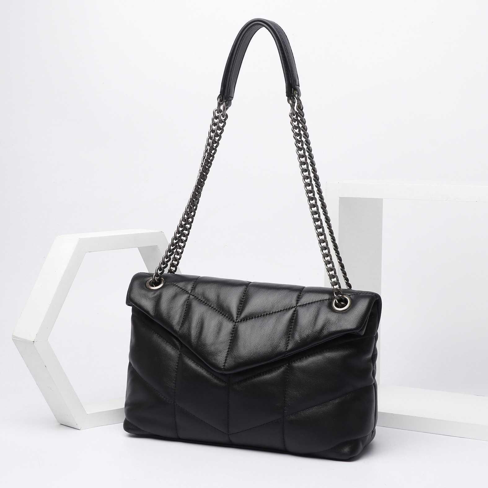 Designer Luxury Handbags Purses Womens Luxurys Designers Loulou Puffer Main Designer Shoulder Messenger Bag Woman Crossbody Bag Purse 577475, Black with silver hardware
Designer Luxury Handbags Purses Womens Luxurys Designers Loulou Puffer Main Designer Shoulder Messenger Bag Woman Crossbody Bag Purse 577475, Black with silver hardware