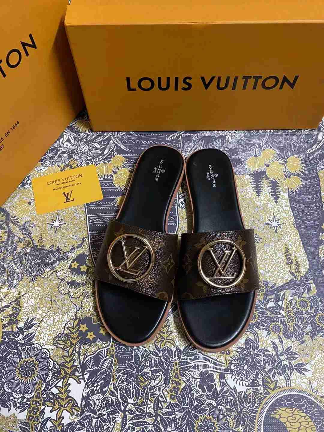 2021 new ladies casual slippers, ladies fashion slippers sandals, with box wholesale free shipping, Black
2021 new ladies casual slippers, ladies fashion slippers sandals, with box wholesale free shipping, Black
