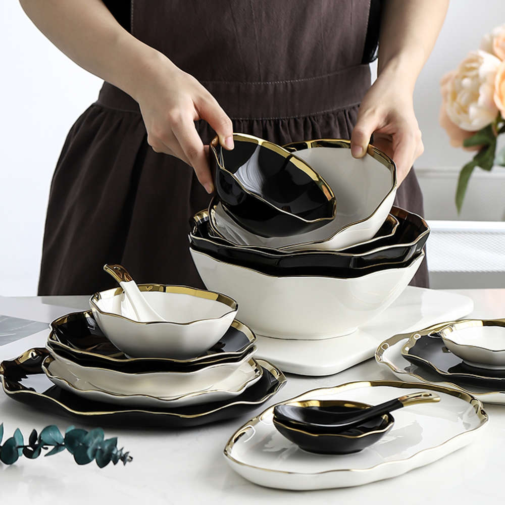 White Black Gold Rim Ceramic Dinner Plate Porcelian Snack Dishes Luxury Beef Dessert Tray Rice Soup Bowl Spoon Tableware Set
White Black Gold Rim Ceramic Dinner Plate Porcelian Snack Dishes Luxury Beef Dessert Tray Rice Soup Bowl Spoon Tableware Set