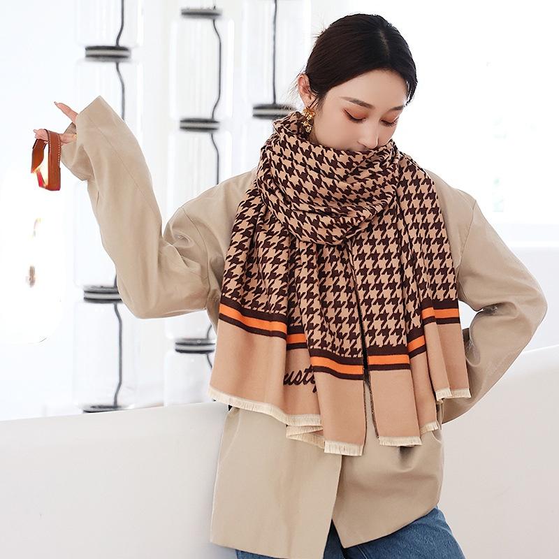 Scarves 2022 Luxury Dustproof Cashmere Winter 190X65CM Lattice Shawls Sunscreen Wool Bandanna Fashion Print Beach Towel, Blue;gray
Scarves 2022 Luxury Dustproof Cashmere Winter 190X65CM Lattice Shawls Sunscreen Wool Bandanna Fashion Print Beach Towel, Blue;gray