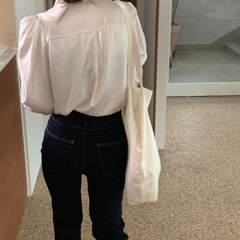 Korean Bubble Sleeve Loose Satin Button Lapel Shirt Elegant Women Shirt Tops White New Chic Women Blouse Blusas Mujer 12635 220311