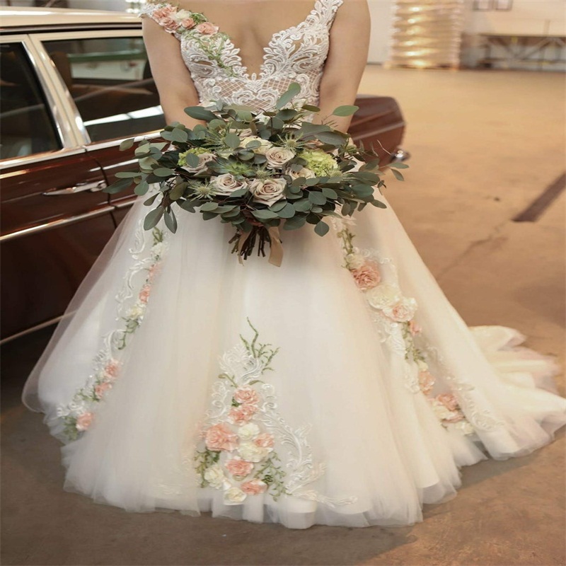 Hand Made Flower A Line Wedding Dresses V Neck Sleeveless Beach Appliqued Lace Wedding Gowns Custom Made Boho Plus Size Bridal Gowns