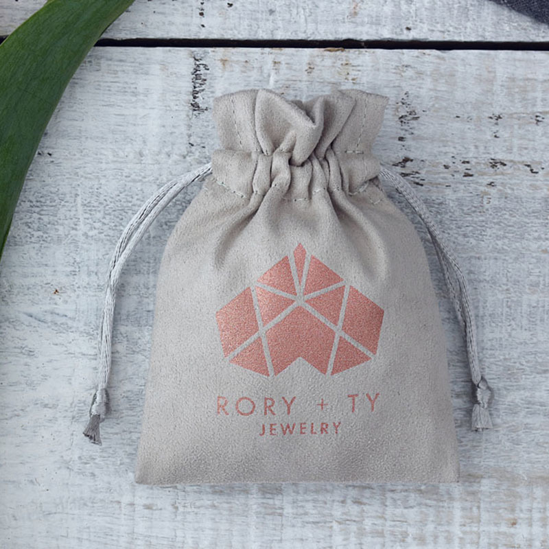 100pcs Grey Flannel Jewelry Bags Cotton Velvet drawstring Pouches Gift Packaging for Wedding Travel Can Custom Logo T200602