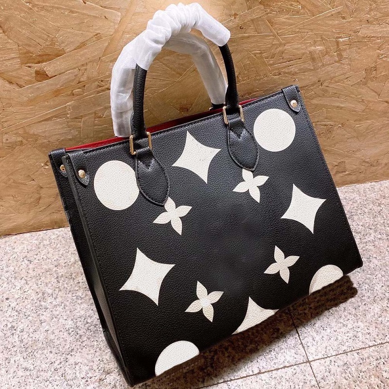 Autumn And Winter New Luxurys Designers Bags Leather Classic Printing Large Capacity Handbag Crossbody Bag Free Shipping
Autumn And Winter New Luxurys Designers Bags Leather Classic Printing Large Capacity Handbag Crossbody Bag Free Shipping