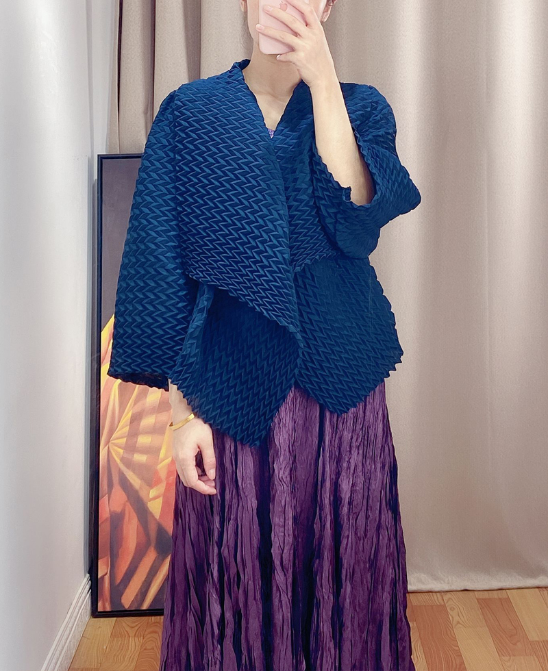 LANMREM women cardigans jacket loose thin 3D pleated coat vintage large size slimming all-match laple short coat famale 201029