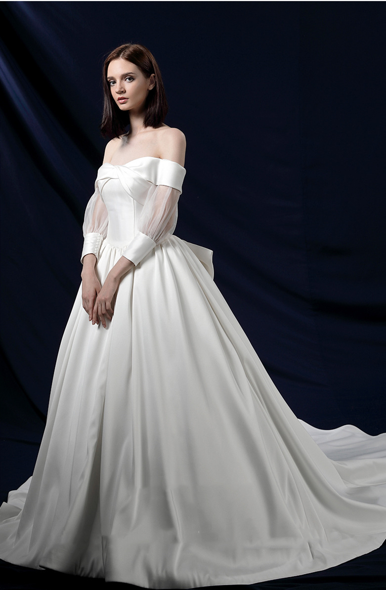 Vinatge Ivory Satin Wedding Dresses With Pockets Off Shoulder Long Sleeves Big Bow Back Lace-up Court Train Simple Garden Bridal Gowns 2021