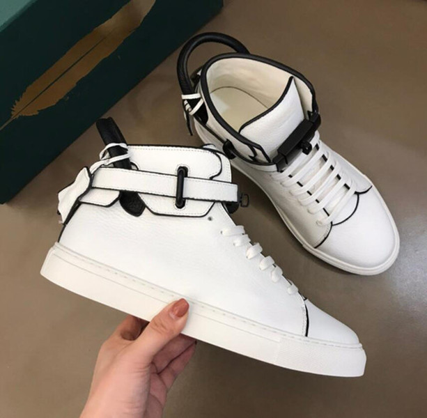 Perfect Designer Dusty Tricolor Lock Sneaker Shoes Genuine Leather High top Men Comfort Skateboarding Outdoor Casual Walking Shoes
Perfect Designer Dusty Tricolor Lock Sneaker Shoes Genuine Leather High top Men Comfort Skateboarding Outdoor Casual Walking Shoes