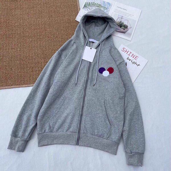 Three-color Embroidered Label mens jacket France Luxury Brand zip cardigan jackets Size M, Supplement (not shipped separately)
Three-color Embroidered Label mens jacket France Luxury Brand zip cardigan jackets Size M, Supplement (not shipped separately)