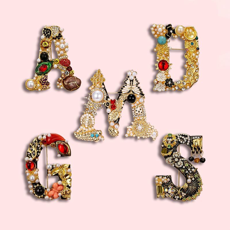Pins, Brooches Fashion Temperament Letter Badge Elegant Charm Pearl Gem Metal Brooch Pin Trendy Wild Suit Coat Jewelry Gift For Friends
Pins, Brooches Fashion Temperament Letter Badge Elegant Charm Pearl Gem Metal Brooch Pin Trendy Wild Suit Coat Jewelry Gift For Friends