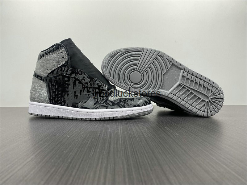 Special Edition 1 High OG Banned Basketball Designer Shoes Black White Particle Grey Fashion Sport Sneakers Excellent Quality Come With
Special Edition 1 High OG Banned Basketball Designer Shoes Black White Particle Grey Fashion Sport Sneakers Excellent Quality Come With