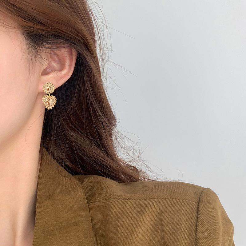 TIMRONLY Retro Love Heart Drop Earring for Women Mujer Wedding Gifts Earrings Korean Fashion Luxury Jewellery 2020 New Hot Sale
TIMRONLY Retro Love Heart Drop Earring for Women Mujer Wedding Gifts Earrings Korean Fashion Luxury Jewellery 2020 New Hot Sale
