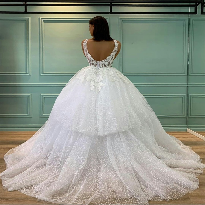 New Arrival Ball Gown Wedding Dresses Luxury Tiered Appliqued Lace Beads Bridal Gowns V Neck Backless Custom Made Vestidos De Novia