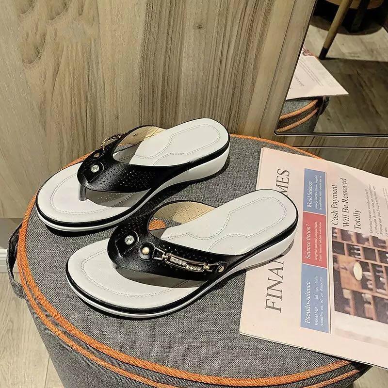 Women Wedges Slippers Summer Outdoor Ladies Shoes New Fashion Chain Solid Flip Flops Women Plus Size Soft Cozy Female Slides, Beige
Women Wedges Slippers Summer Outdoor Ladies Shoes New Fashion Chain Solid Flip Flops Women Plus Size Soft Cozy Female Slides, Beige