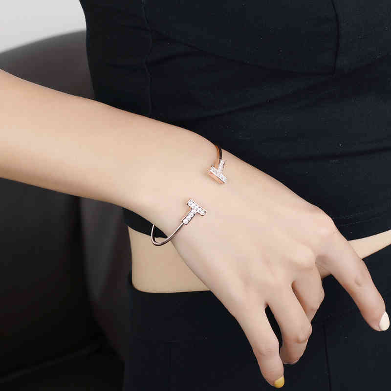 Tiff Fashion bangles Creative Diamond Inlaid Opening Double t Bracelet t Home Classic Zircon Small Fresh Personalized Design
Tiff Fashion bangles Creative Diamond Inlaid Opening Double t Bracelet t Home Classic Zircon Small Fresh Personalized Design