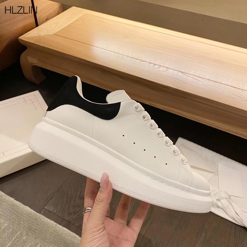 2021 Designer Shoes Classic Suede Velvet Leather Women Mens Flat Sneaker Platform Oversized Sports Trainer with Box Size35-46, Black
2021 Designer Shoes Classic Suede Velvet Leather Women Mens Flat Sneaker Platform Oversized Sports Trainer with Box Size35-46, Black