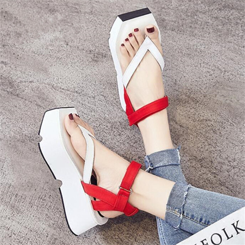 2021 New Summer Six in Platform Woman Creepers Flip Flops Casual Shoes Beach Gladiator Sandals Flat Qak1, Black
2021 New Summer Six in Platform Woman Creepers Flip Flops Casual Shoes Beach Gladiator Sandals Flat Qak1, Black