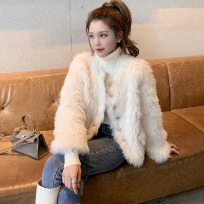 2021 autumn and winter new thick warm jacket women plush fleece tassel white temperament top, Rice white
2021 autumn and winter new thick warm jacket women plush fleece tassel white temperament top, Rice white