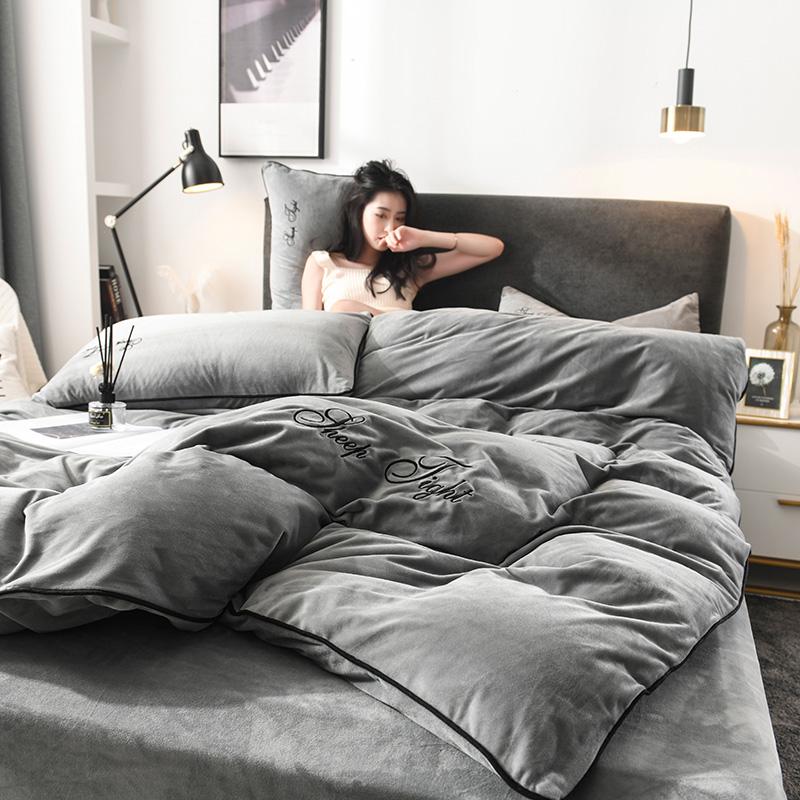 Brief Style Crystal Velvet Baby Velvet Thicken 4pcs Duvet Cover Bed Sheet Pillowcases Soft Queen King Grey Pink Purple Brown
Brief Style Crystal Velvet Baby Velvet Thicken 4pcs Duvet Cover Bed Sheet Pillowcases Soft Queen King Grey Pink Purple Brown
