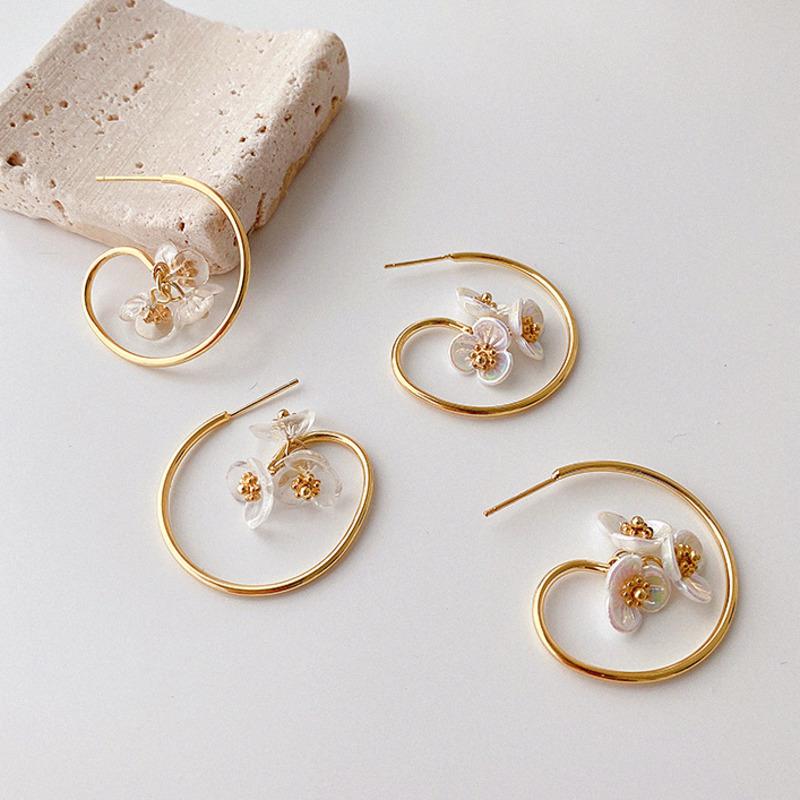 Zircon Shell Flower Earrings Hoop Earrings Transparent Crystal For Women Wedding Pendant Hypoallergenic Jewelery
Zircon Shell Flower Earrings Hoop Earrings Transparent Crystal For Women Wedding Pendant Hypoallergenic Jewelery