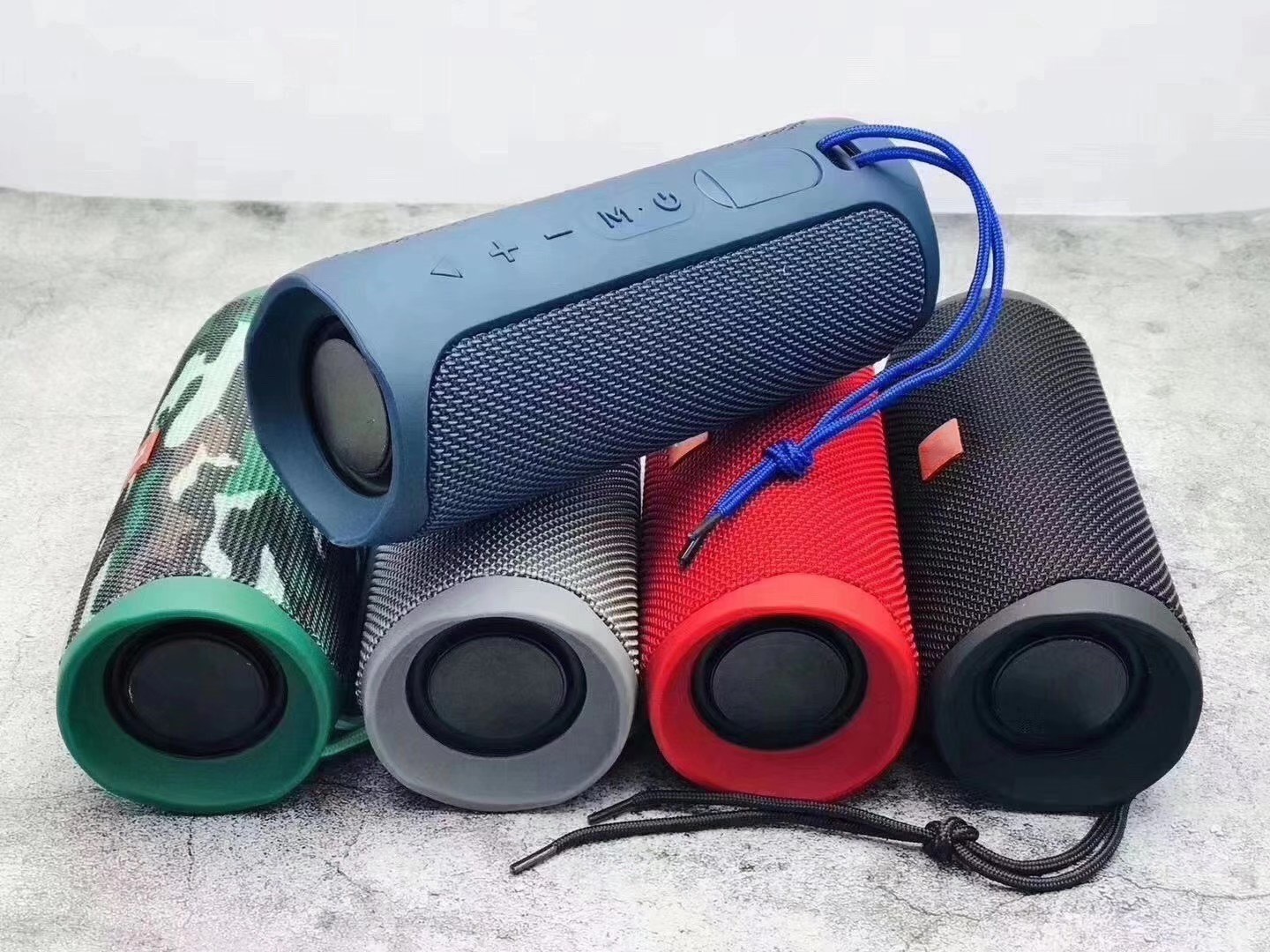 PLL 5 Portable Bluetooth Speaker Mini Wireless Bass Speaker Multifunction Stereo Support TF Card USB Subwoofer Loudspeaker
PLL 5 Portable Bluetooth Speaker Mini Wireless Bass Speaker Multifunction Stereo Support TF Card USB Subwoofer Loudspeaker