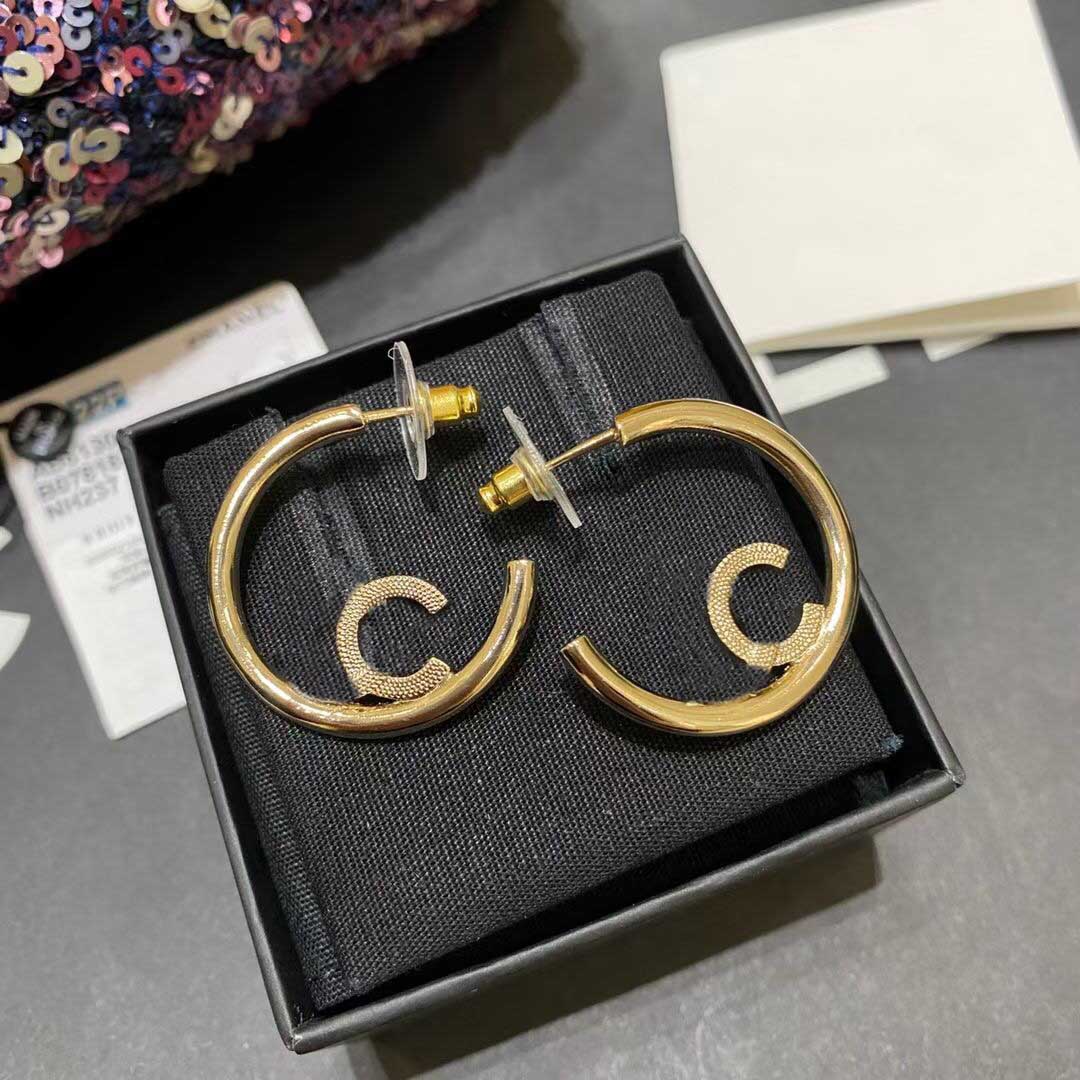 2022 Top quality Dangle charm round shape drop earring in 18k gold plated for women wedding jewelry gift have box stamp PS7300
2022 Top quality Dangle charm round shape drop earring in 18k gold plated for women wedding jewelry gift have box stamp PS7300