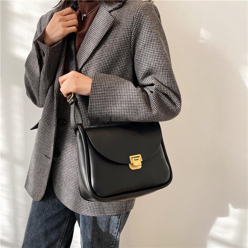 Vintage Simple PU Leather Shoulder Crossbody Bags for Women 2021 Handbags and Purse Female Luxury Trending Purse, Black
Vintage Simple PU Leather Shoulder Crossbody Bags for Women 2021 Handbags and Purse Female Luxury Trending Purse, Black