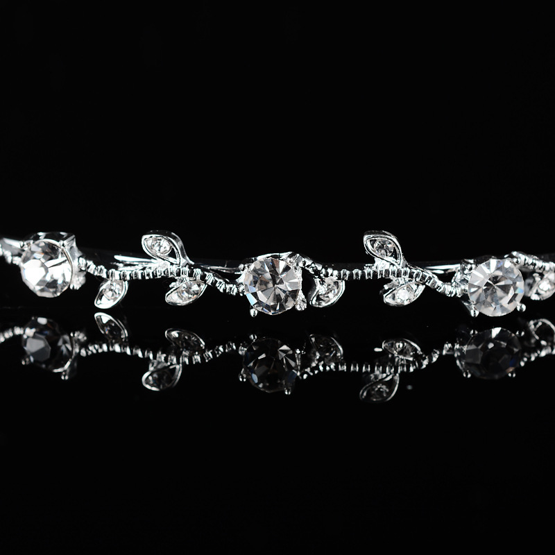 Chic Crystal-Embellished Headwear - Royal Princess Style Wedding Hair Accent for Ladies