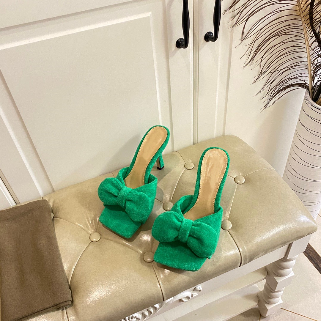 Spring summer 2022 fashion high-heeled slippers designer towel fabric bow with novel joker heel height 10 cm six colors size 35-42, White
Spring summer 2022 fashion high-heeled slippers designer towel fabric bow with novel joker heel height 10 cm six colors size 35-42, White