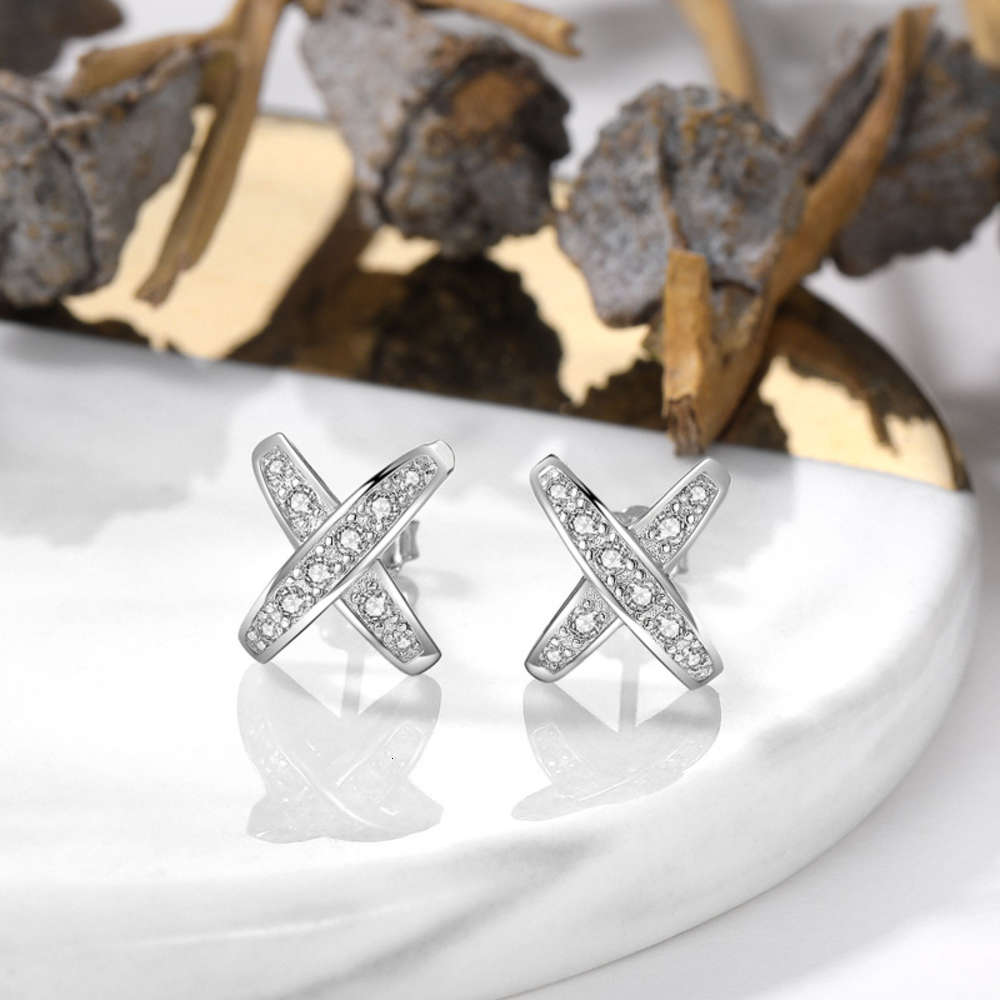 Luxurys Designers Fashion Ed048 cross inlaid stone earrings, pure silver S925 earpin, personalized net Red Fashion Earrings
Luxurys Designers Fashion Ed048 cross inlaid stone earrings, pure silver S925 earpin, personalized net Red Fashion Earrings