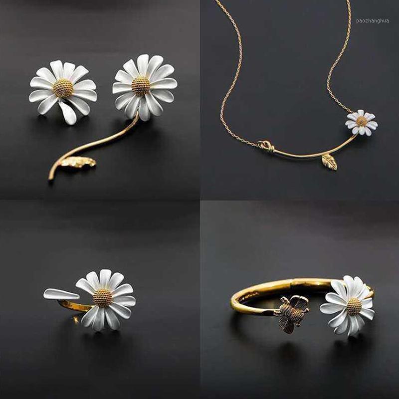 Stud Korean Style Cute Small Daisy Flower Earrings Party Jewelry Gifts For Women Girls Sweet Statement Asymmetrical Earring, Golden;silver
Stud Korean Style Cute Small Daisy Flower Earrings Party Jewelry Gifts For Women Girls Sweet Statement Asymmetrical Earring, Golden;silver