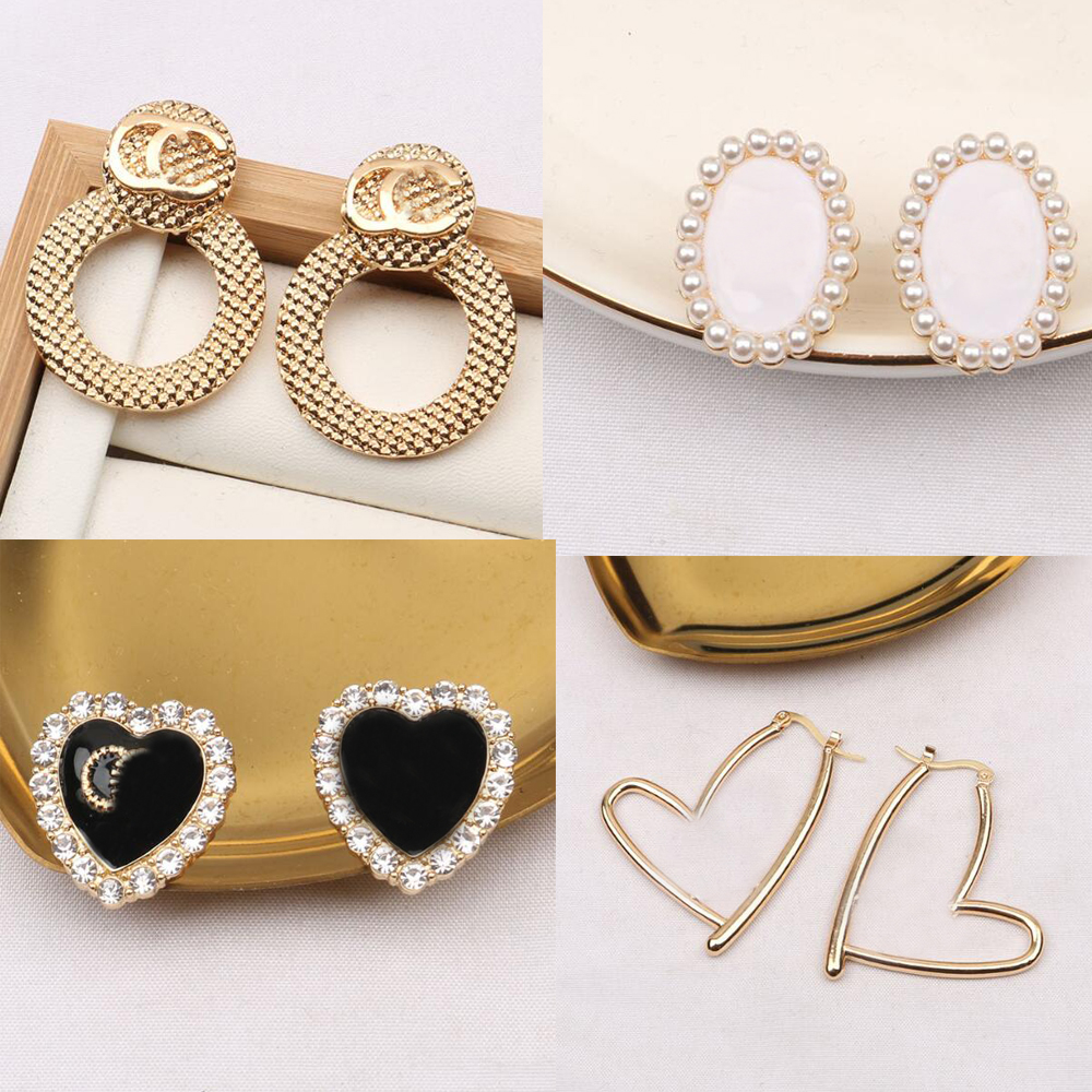 22ss 20style Design Brand Desingers Small Sweet Wind Letter Stud Long Dangle Drop Earrings Diamond Pearl Crystal Rhinestone Wedding Jewelry Accessories
22ss 20style Design Brand Desingers Small Sweet Wind Letter Stud Long Dangle Drop Earrings Diamond Pearl Crystal Rhinestone Wedding Jewelry Accessories