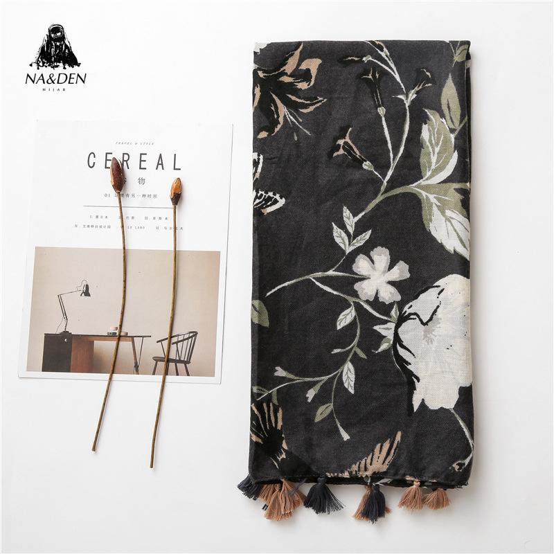 2020 Ladies Fashion Floral Glitter Fringe Viscose Shawl Scarf High Quality Print Soft Style Foulard Muslim Hijab Sjaal
2020 Ladies Fashion Floral Glitter Fringe Viscose Shawl Scarf High Quality Print Soft Style Foulard Muslim Hijab Sjaal