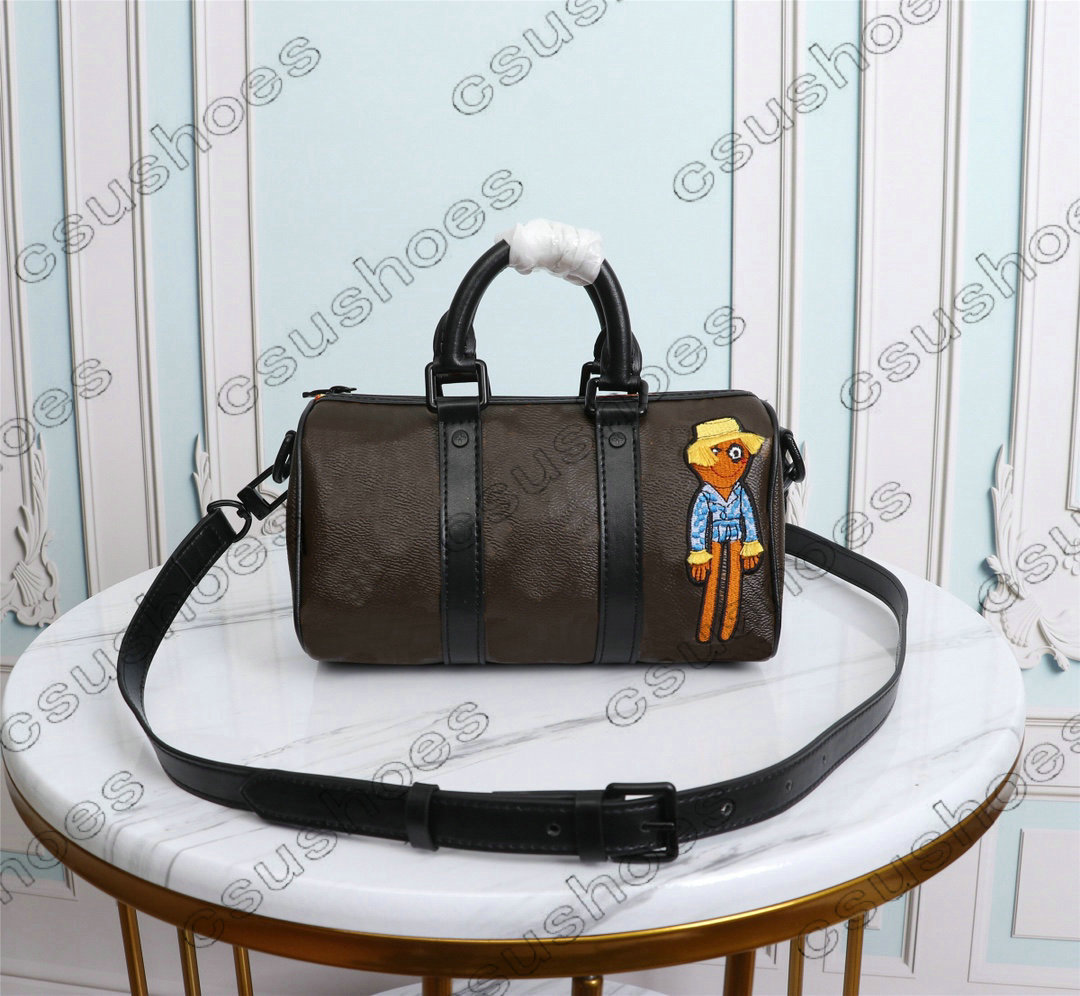 M80201 Keepall Nano Embroidery Mini Mens Pillow Bag Cartoon Totes Zoooom with Friends Cross Body Letter Flower Virgil Handbags
M80201 Keepall Nano Embroidery Mini Mens Pillow Bag Cartoon Totes Zoooom with Friends Cross Body Letter Flower Virgil Handbags