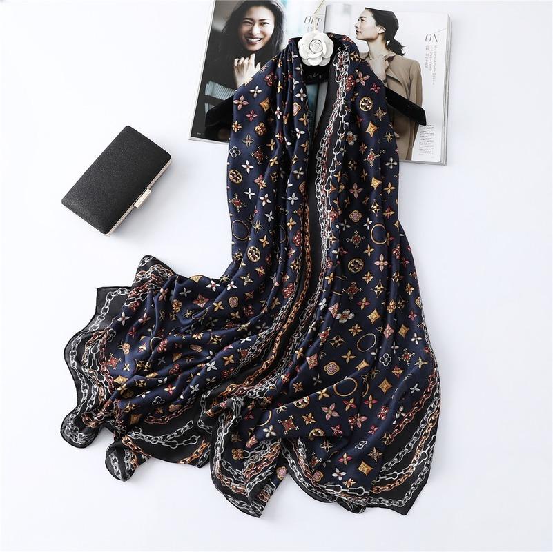 European and American Famous Fashion Scarf Thin Printed Silk Scarf Autumn and Winter Warming Sunscreen Shawl silk
European and American Famous Fashion Scarf Thin Printed Silk Scarf Autumn and Winter Warming Sunscreen Shawl silk