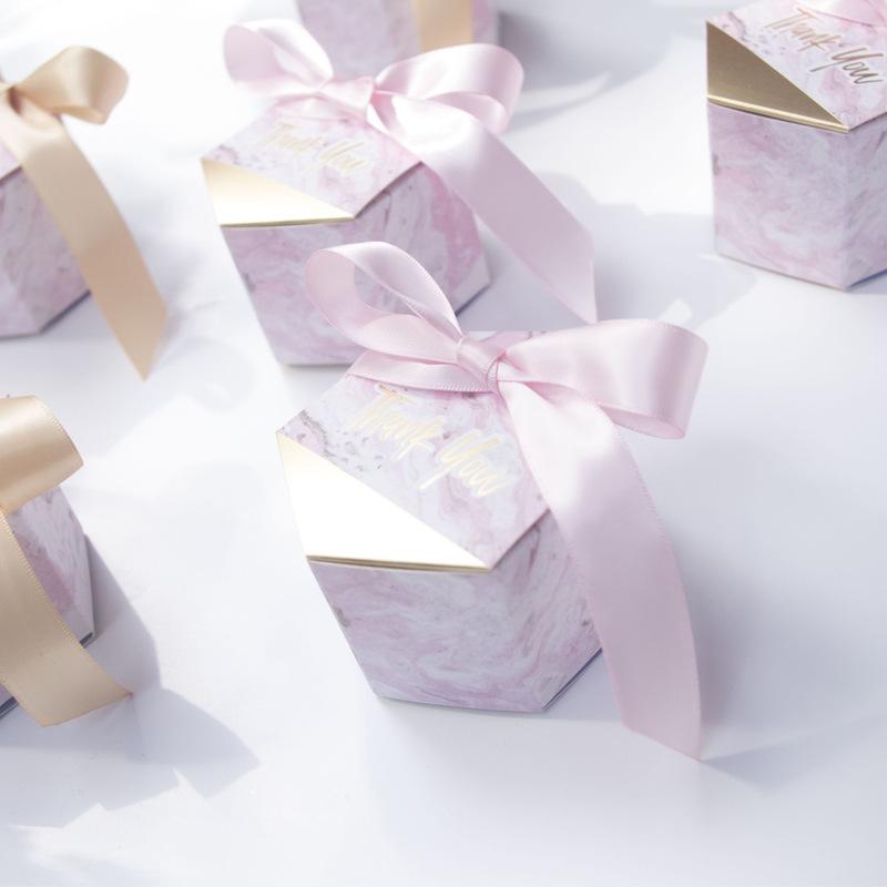 50/100pcs New Creative Marble style Wedding Candy Box Favors Party Supplies Paper Gift Boxes With Thanks Card Ribbon
50/100pcs New Creative Marble style Wedding Candy Box Favors Party Supplies Paper Gift Boxes With Thanks Card Ribbon