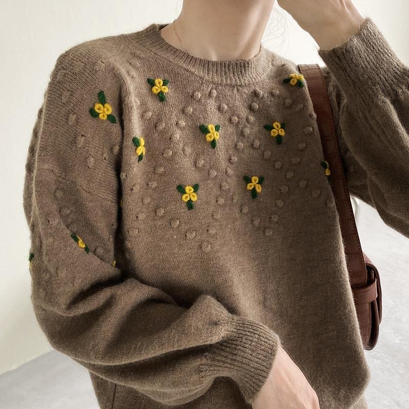 Autumn Winter Women Floral Embroidery Sweater O-neck Lantern Sleeve Pullover Loose Korean Lady Sweet Tops Outwear Pull Femme, Gray
Autumn Winter Women Floral Embroidery Sweater O-neck Lantern Sleeve Pullover Loose Korean Lady Sweet Tops Outwear Pull Femme, Gray