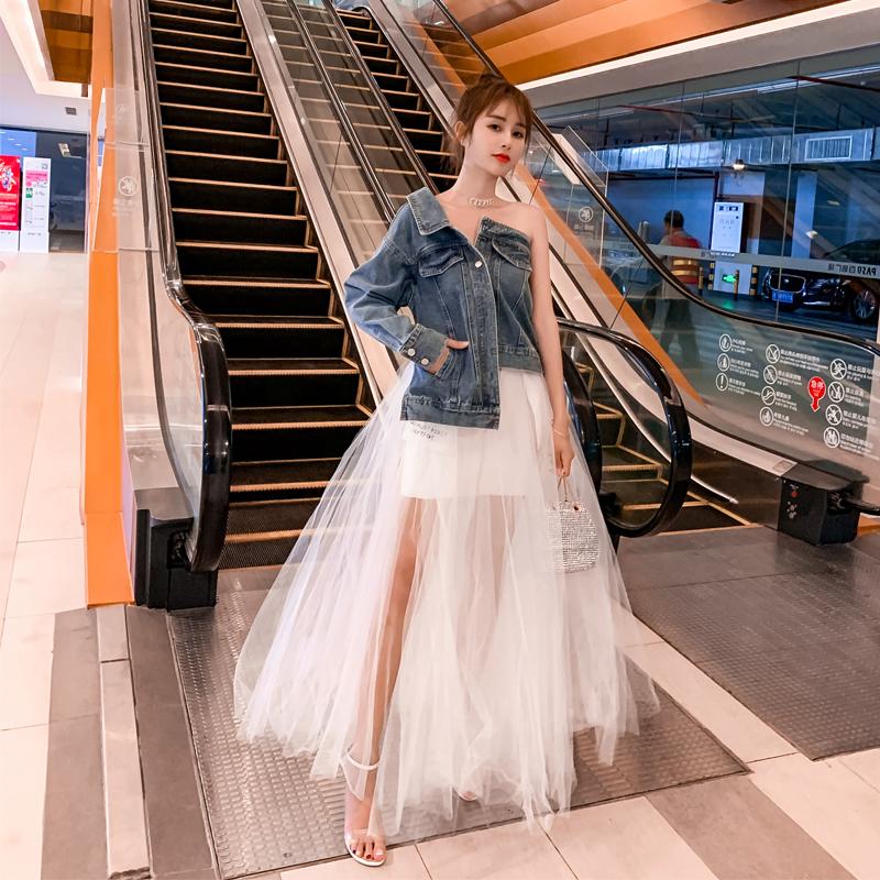 Thailand Summer New Women Personal Splicing Fake Two Off Shoulder Single Button Irregular Denim Coats Fashion Streetwear 2020, Blue
Thailand Summer New Women Personal Splicing Fake Two Off Shoulder Single Button Irregular Denim Coats Fashion Streetwear 2020, Blue