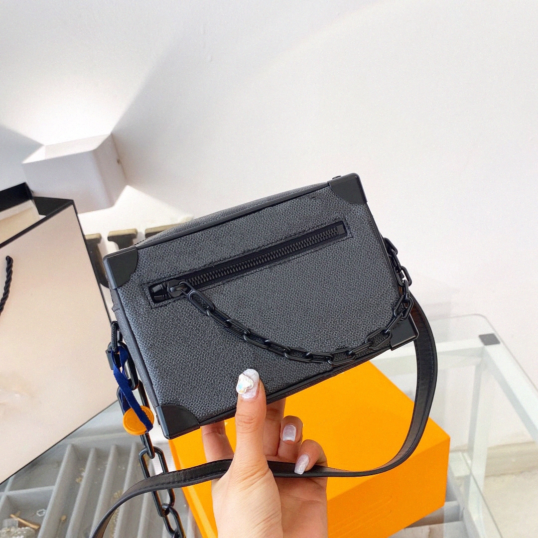 2022 Newes Top Designer Small Square Bag TRUNK louise Pochette Shoulder Messenger Bags Wallet Waist bag denim blue cross body flap handbag bags viuton W6gU#
2022 Newes Top Designer Small Square Bag TRUNK louise Pochette Shoulder Messenger Bags Wallet Waist bag denim blue cross body flap handbag bags viuton W6gU#