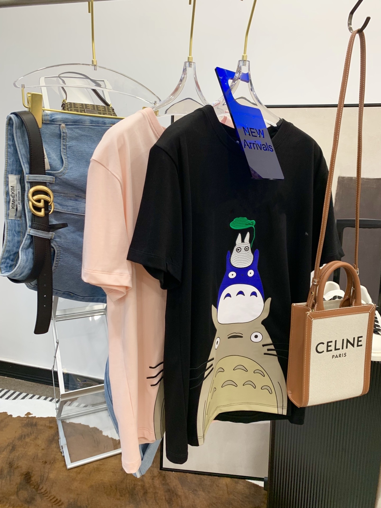 2021 new fashion brand spring and summer letter chinchilla co branded printing embroidery cartoon half sleeve men' and women' short, Black
2021 new fashion brand spring and summer letter chinchilla co branded printing embroidery cartoon half sleeve men' and women' short, Black