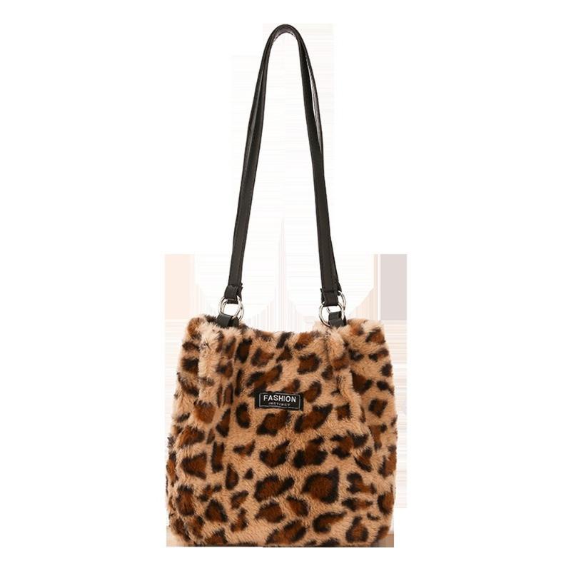 2021 New Plush Small Bag Fashion Messenger Bag Leopard Single Shoulder Handbag Satchels for Women, Black
2021 New Plush Small Bag Fashion Messenger Bag Leopard Single Shoulder Handbag Satchels for Women, Black