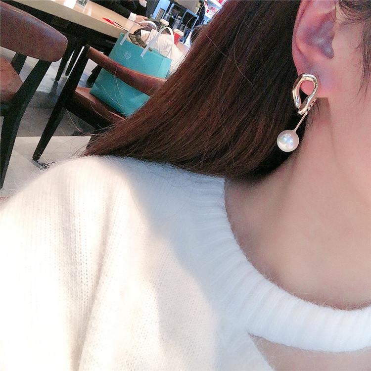 Stud South Korea Korean Version, Dual-use Irregular Pearl Earring Exquisite Long Jewelry
Stud South Korea Korean Version, Dual-use Irregular Pearl Earring Exquisite Long Jewelry