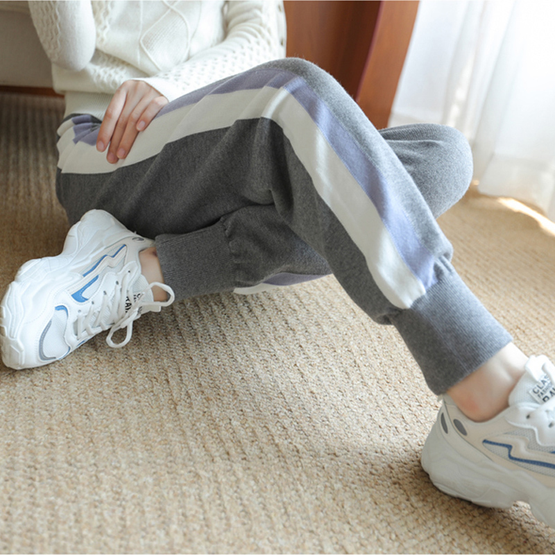 2021 New Autumn Winter Elasticity Knitted or Crocheted Women' Fashions Let Loose Jogger More Female Size Pants Harem 23FP, Side white.
2021 New Autumn Winter Elasticity Knitted or Crocheted Women' Fashions Let Loose Jogger More Female Size Pants Harem 23FP, Side white.
