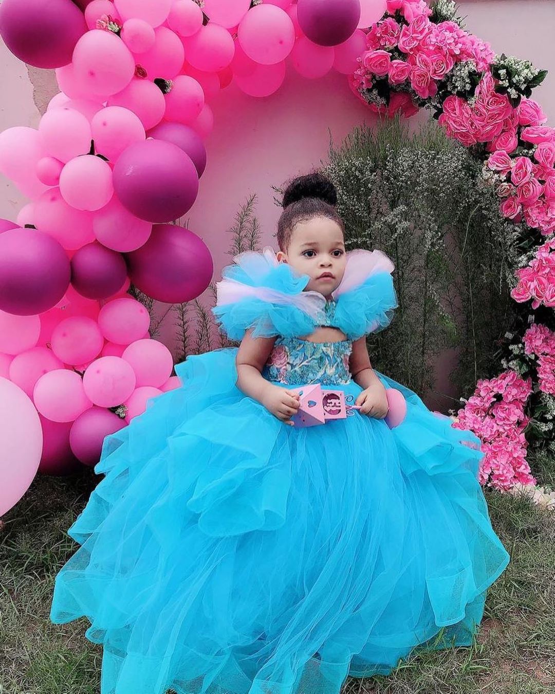 luxurious lace flower girl dresses beaded ball gown little girl wedding dresses cheap communion pageant dresses gowns f31845