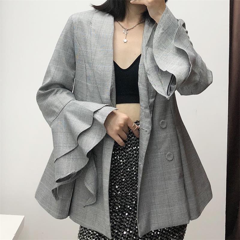 Double Breasted Plaid Blazer Women Pocket Flare Sleeve Office Ladies Blazer Autumn Jacket Female Outerwear Coats, Gray
Double Breasted Plaid Blazer Women Pocket Flare Sleeve Office Ladies Blazer Autumn Jacket Female Outerwear Coats, Gray