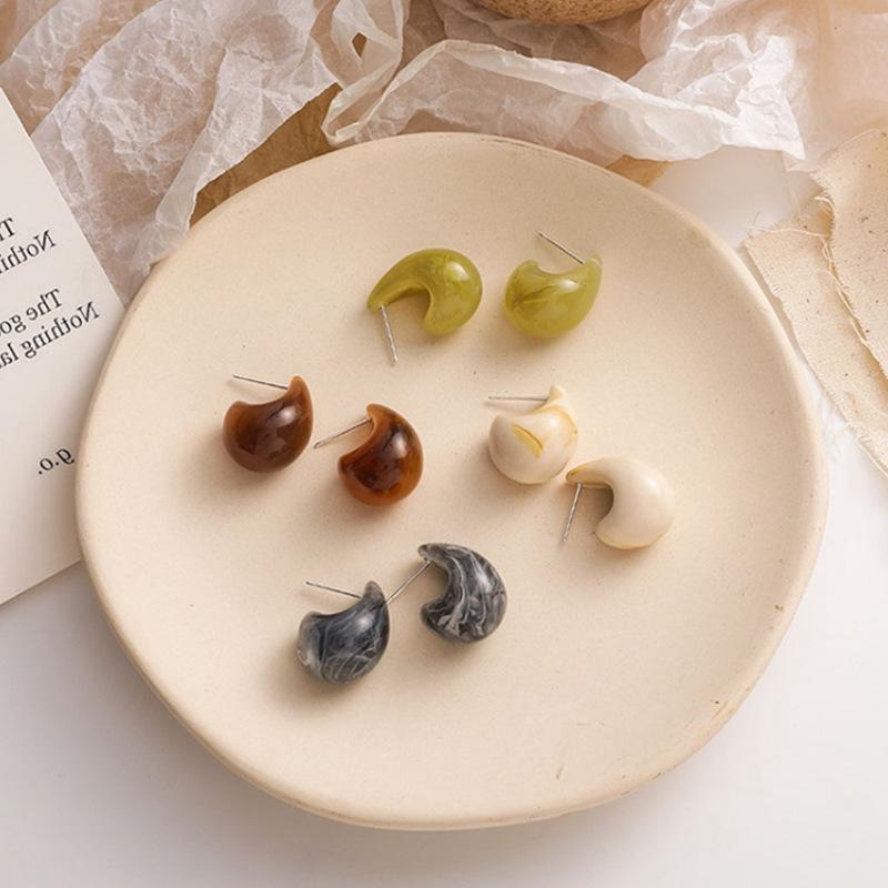 Stud 2021 Temperament Female Hong Kong Style Simple Compact Resin Drop Shape Earrings Jewelry Fashion Women's Accessories
Stud 2021 Temperament Female Hong Kong Style Simple Compact Resin Drop Shape Earrings Jewelry Fashion Women's Accessories