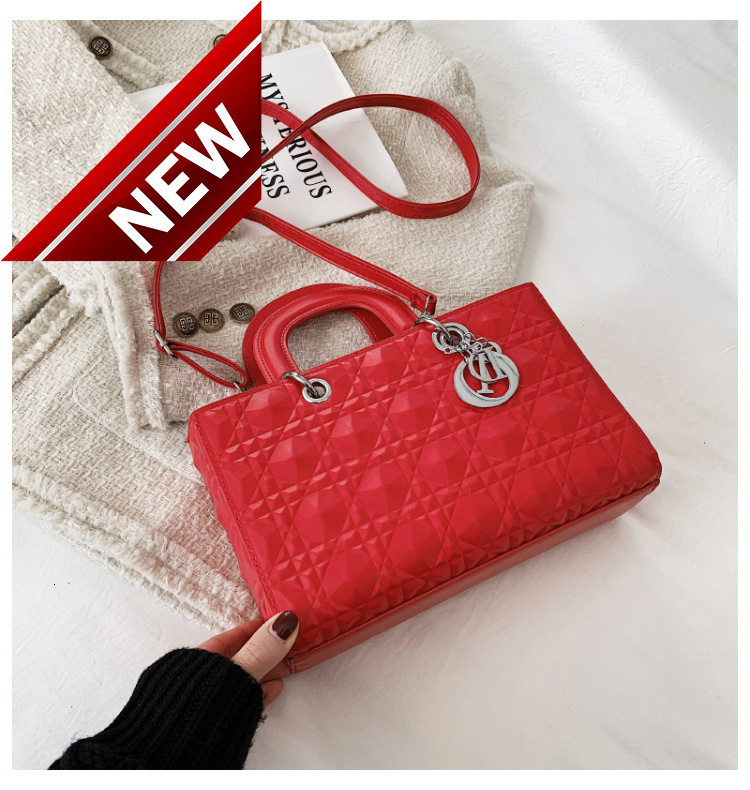 2022 New Diana Bag Fashion Net Red Tide with Messenger Female Minority Hand Single Shoulder High Sense, White
2022 New Diana Bag Fashion Net Red Tide with Messenger Female Minority Hand Single Shoulder High Sense, White
