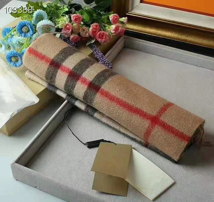 Winter scarf unisex 100% wool scarfs classic letter Wrap Unisex ladies and boys cashmere shawl Lame shawls original scarf
Winter scarf unisex 100% wool scarfs classic letter Wrap Unisex ladies and boys cashmere shawl Lame shawls original scarf