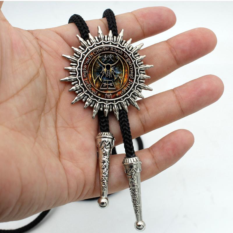BOLO-0014 New Arrival Cthulhu R'lyeh Sigil Bolo Tie Steampunk inspired by H.P. Lovecraft Necklace Glass Dome Neck Tie Jewelry
BOLO-0014 New Arrival Cthulhu R'lyeh Sigil Bolo Tie Steampunk inspired by H.P. Lovecraft Necklace Glass Dome Neck Tie Jewelry